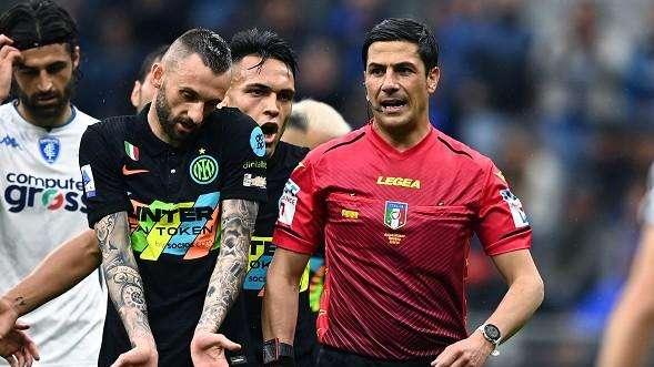 Moviola GdS - Banti suda più di Manganiello. Bandinelli e Barella: due situazioni al limite 