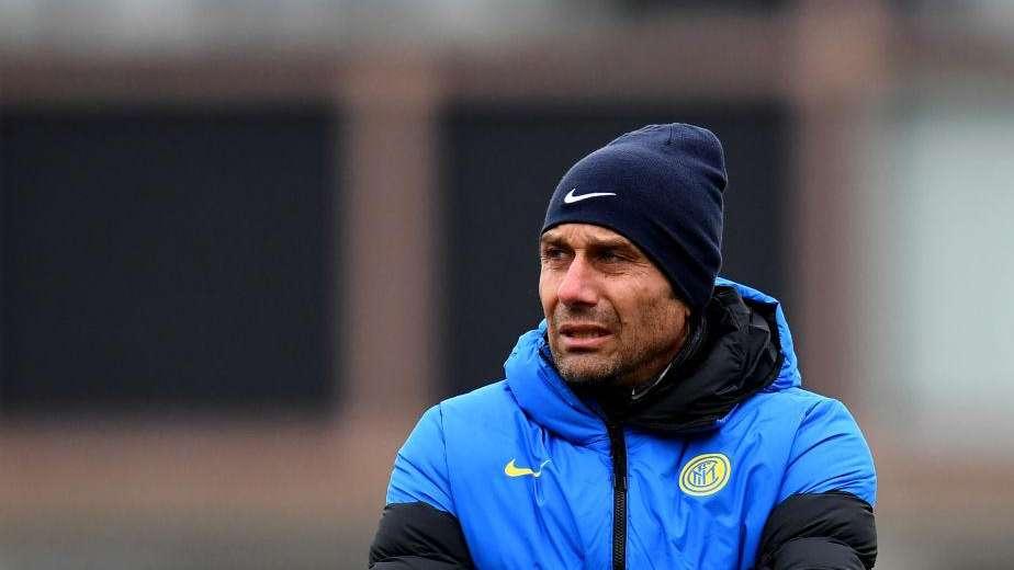 CdS - L'ultimo contagiato non è un membro dello staff tecnico. Conte non molla: programma di allenamento casalingo