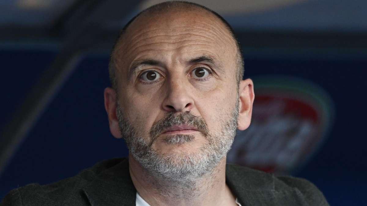 Inter-Alex Perez, la trattativa entra nella fase calda: pronta l'offerta da recapitare al Betis Siviglia 