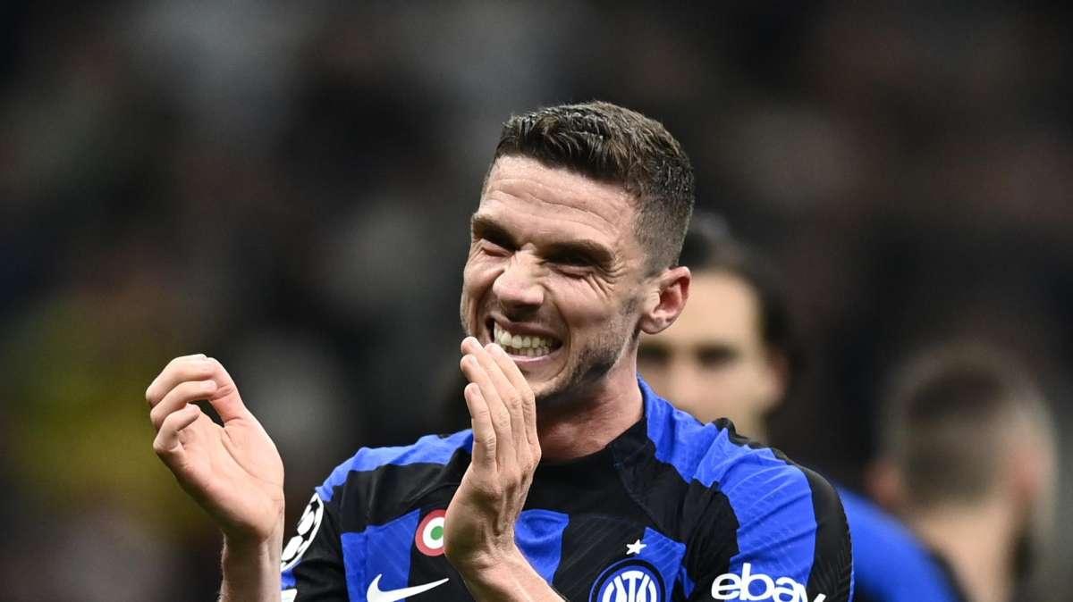 SI - Il Barcellona si inserisce per Brozovic. Gosens tratta con l'Union Berlino: prenotato Carlos Augusto