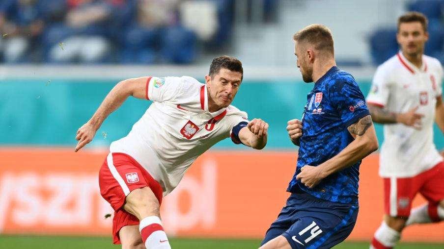 Slovacchia, prova difensiva maiuscola di Skriniar e compagni. Tarkovic: "Lewandowski fuori partita"
