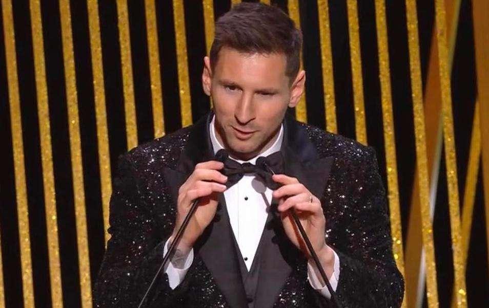 Pallone d'Oro, Messi aggiunge il 7° alla sua collezione: battuto Lewandowski