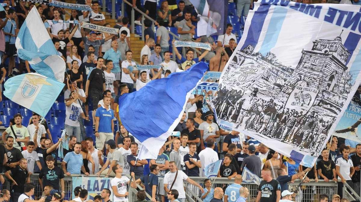Giudice sportivo - Stop per Alex Sandro, multe per Verona e Juve. Supplemento d'indagine per i cori dei laziali 