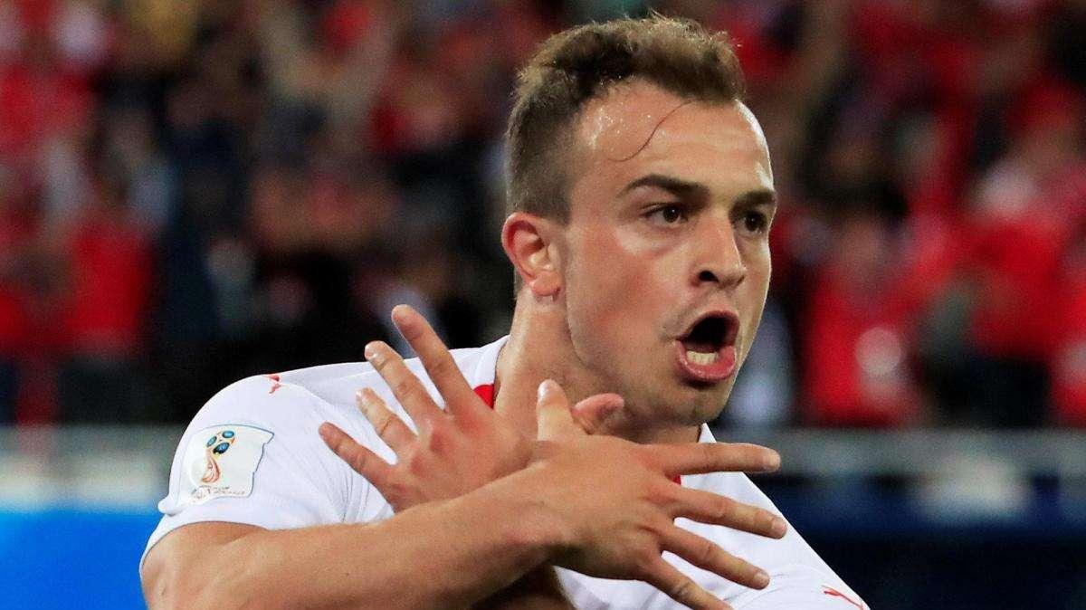 Fifa, aperta procedura contro Shaqiri e Xhaka per l'esultanza durante Serbia-Svizzera