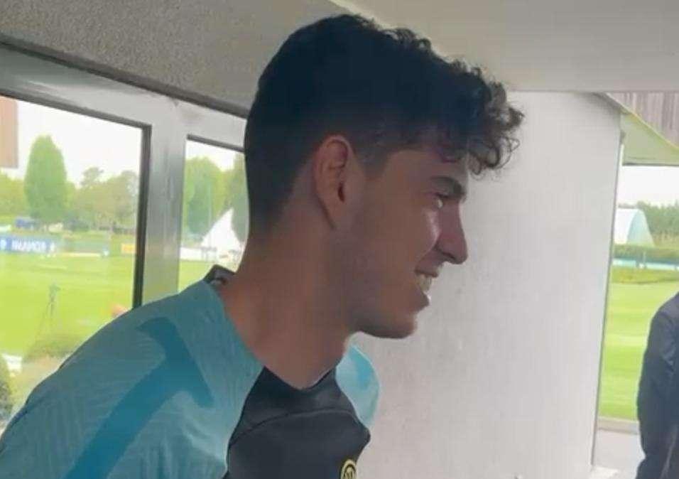 VIDEO - Bastoni in mixed: "Col City non c'è mai stato nulla: orgoglioso di giocare questa finale con l'Inter"