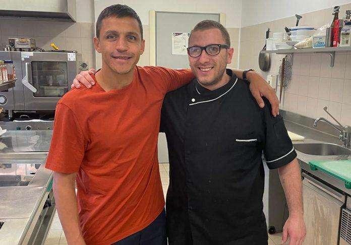 Giornata libera? Sanchez va a pranzo a Pergognaga