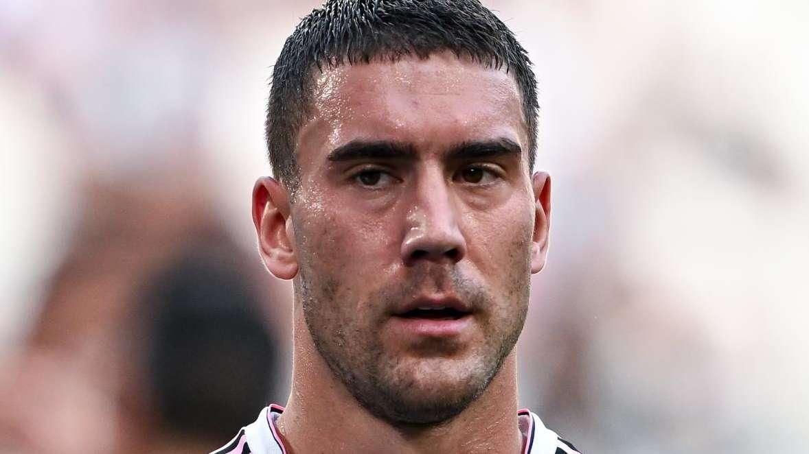 Romano: "Accordo tra Vlahovic e l'Inter? Non risulta. Ma lui valuta l'idea di lasciare la Juve a zero"