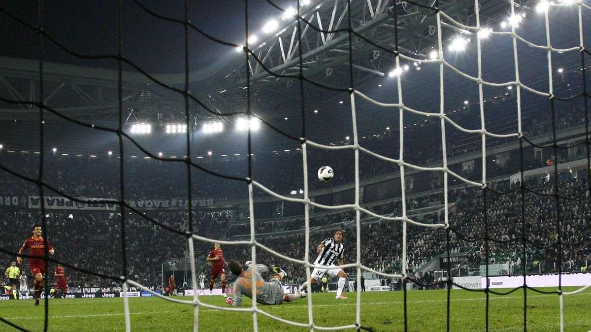 Allo Juventus Stadium spuntano pubblicità... in cinese!