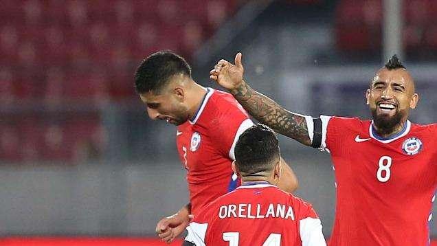 VIDEO - Vidal si scatena: doppietta nel primo tempo e il Cile vola contro il Perù