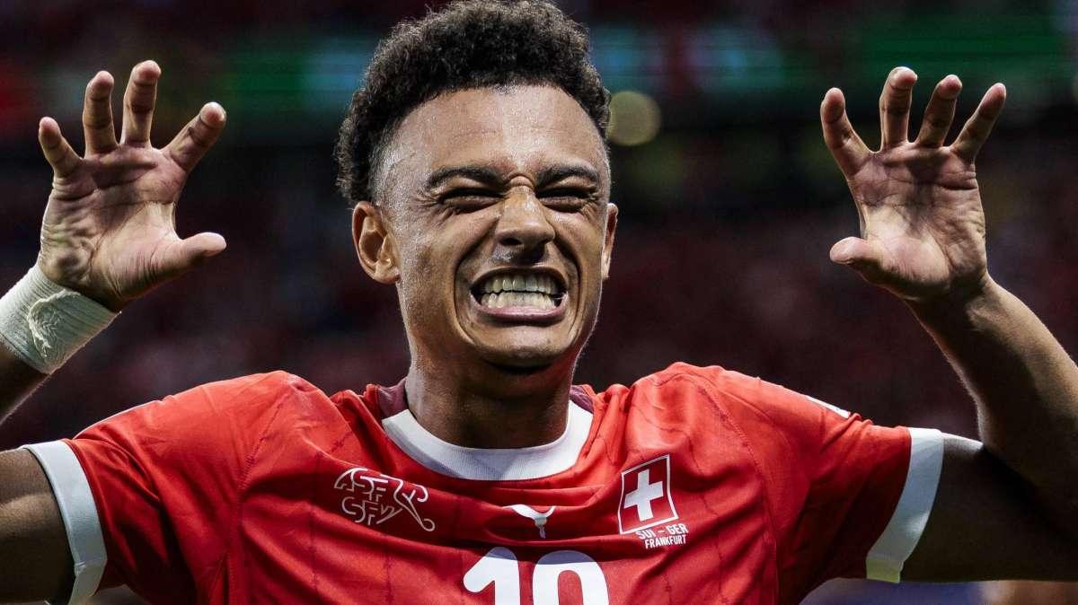 Ndoye, il mercato dopo Euro 2024: "Un sogno il primo gol con la Svizzera. L'Italia agli ottavi? Siamo pronti"