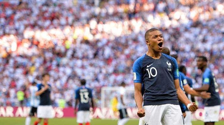 Mbappé è fenomenale, la Francia condanna l'Argentina e vola ai quarti: 4-3, Sampaoli saluta la Russia