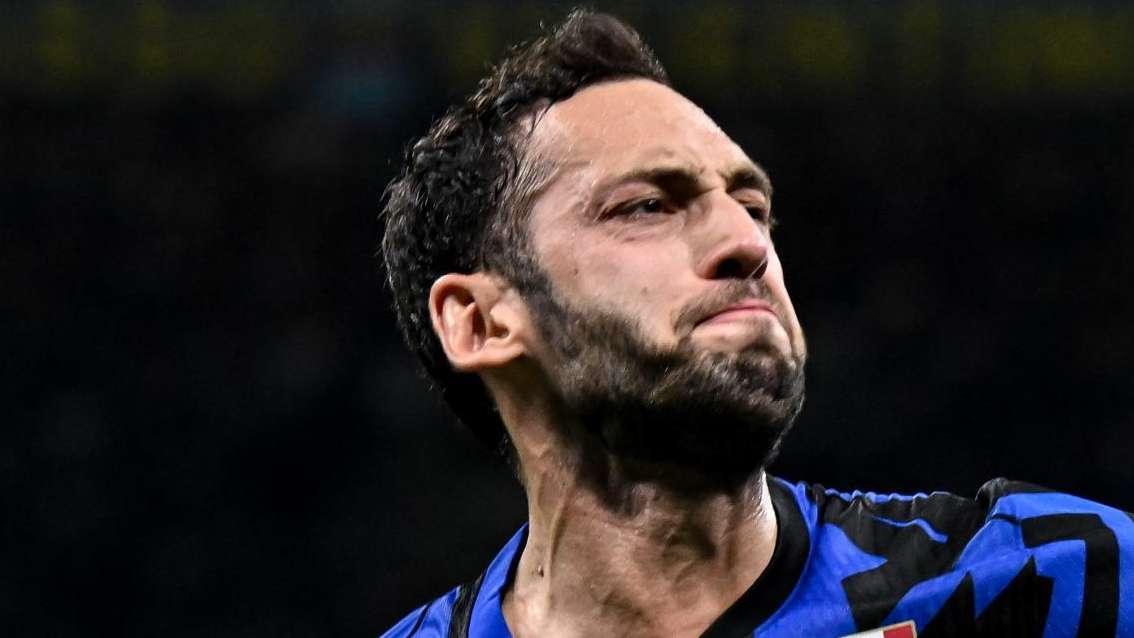 TS - Calhanoglu-Galatasaray, dichiarazioni strategiche: l'affare si farà. L'Inter sogna Ederson
