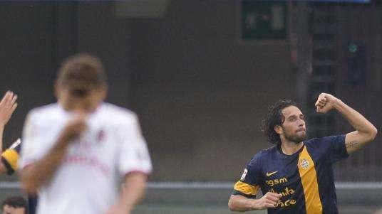 Serie A, via col botto: Luca Toni stende il Milan