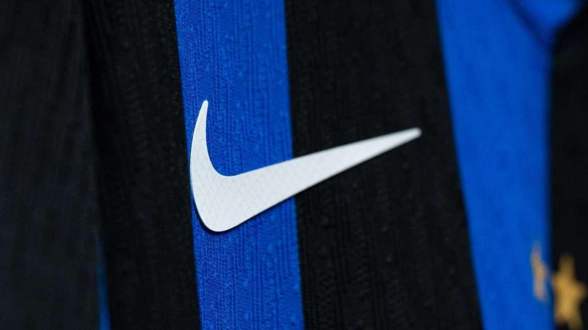 Nuova maglia Inter 2024-25, Nike: "Audace motivo geometrico che sconvolge il tradizionale design a strisce verticali"