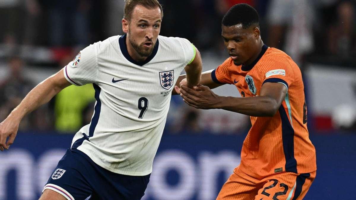 Olanda, Koeman furioso: "Dumfries-Kane non era rigore, così il VAR distrugge il calcio"