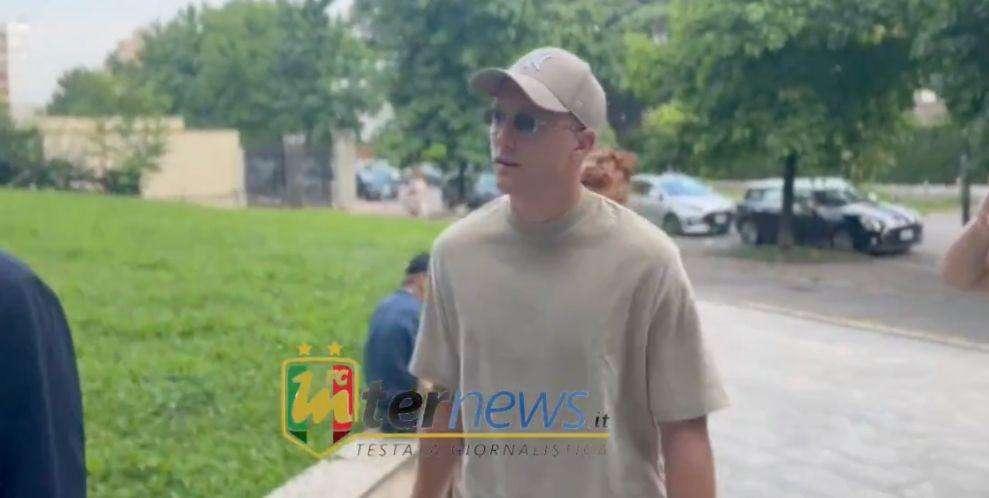 VIDEO - Zielinski arriva al Coni: seconda parte di visite mediche e primo giorno in nerazzurro per il polacco