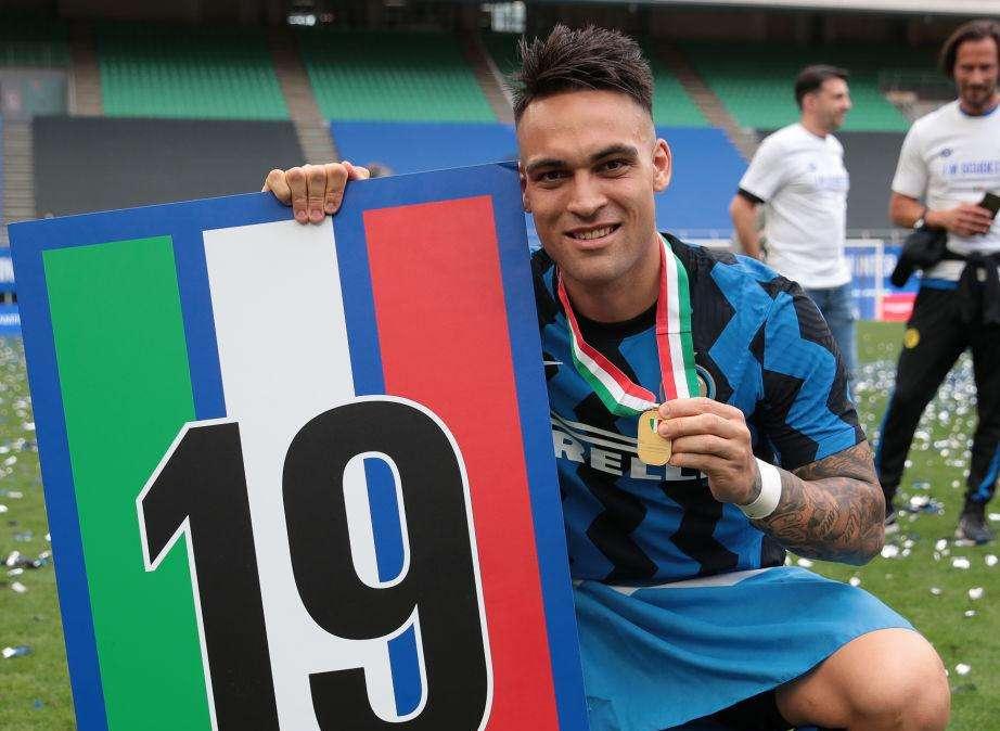 L'agente di Lautaro: "Rinnovo, per ora stiamo bene così: dobbiamo capire i piani dell'Inter. Dal Barça nessuna chiamata"