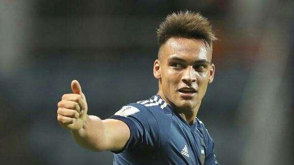 TyC Sports - Argentina, Scaloni pronto al tutto per tutto: contro il Qatar, Messi dietro la coppia Aguero-Lautaro