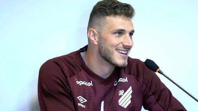 L'allenatore che lanciò Bento: "Simile a Julio Cesar, prontissimo per l'Inter". Poi racconta un retroscena con lo staff