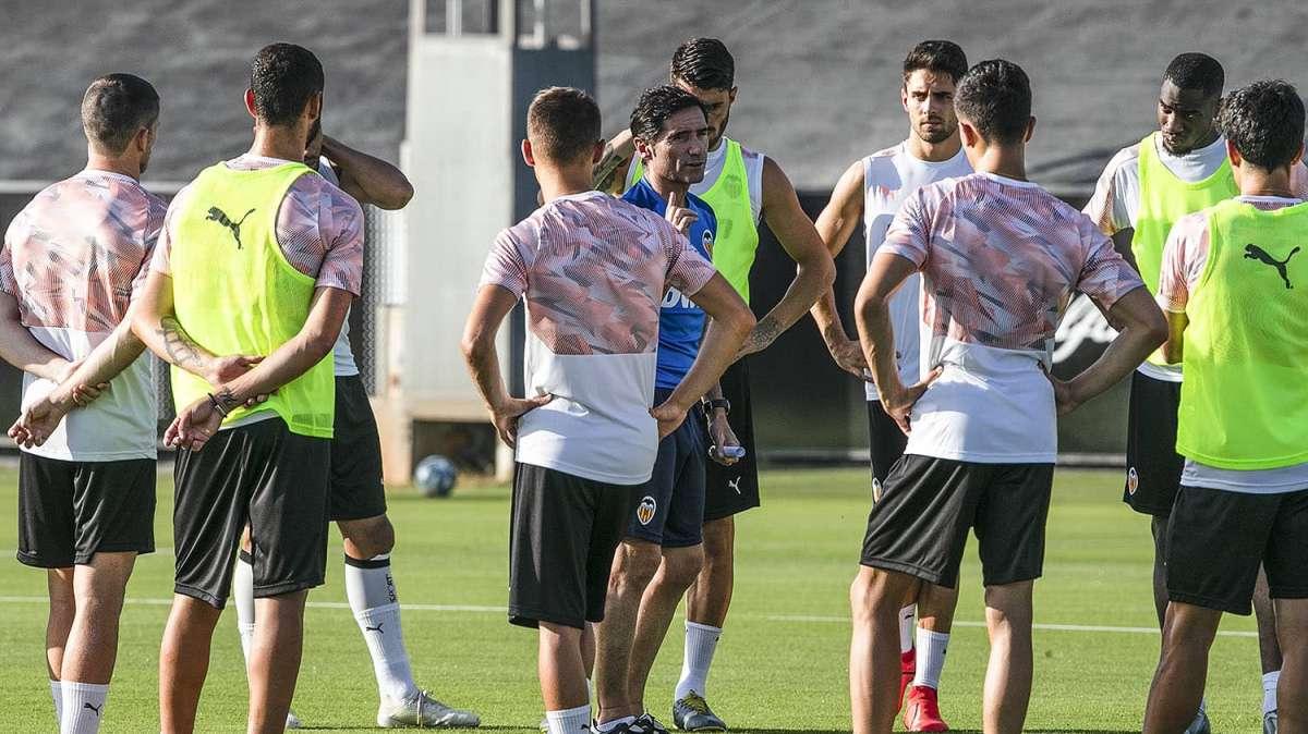 Il Valencia torna al lavoro: assente Coquelin, Gayà verso il recupero
