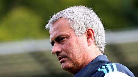 Mourinho: "Non so qual è la vera posizione di Zanetti"