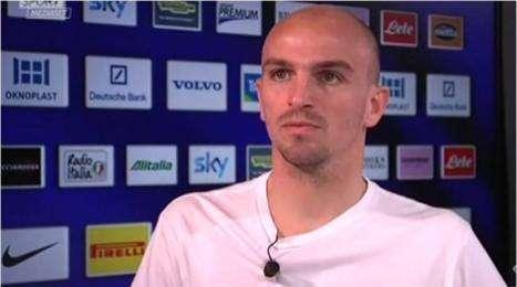 Cambiasso: "Voglio giocare ancora. Dove? Non lo so. Vidic e Pupi..."