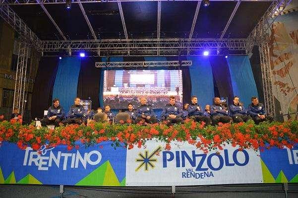 Presentata l'Inter 2013-14, Cuchu alla folla: "La fede interista è più forte..."