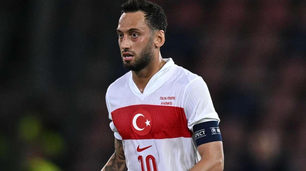 Turchia, Altintop esalta Calhanoglu: "È il nostro capitano, la sua qualità è indiscutibile. Negli anni è migliorato"