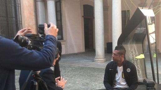 VIDEO - Ecco Guarin alle prese col Ras Tas Tas