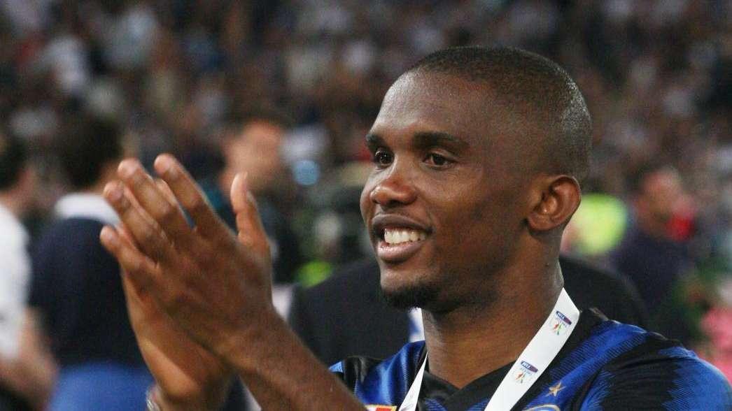 Eto'o torna a San Siro (e porta Messi): "L'Italia è il Paese meno razzista d'Europa, ma le minoranze vanno perseguite"