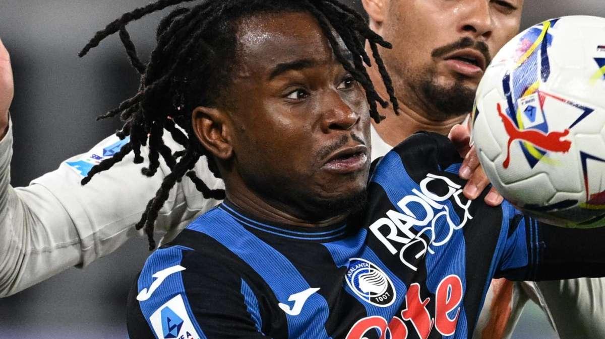 Romano: "Lookman vuole l'Inter, l'Atalanta valuta sostituti. Dumfries, interesse Barça fermo ad aprile"