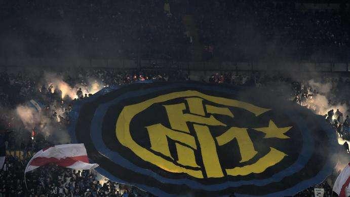 Derby alle 12.30, la passione oltre le proteste: San Siro già sold out