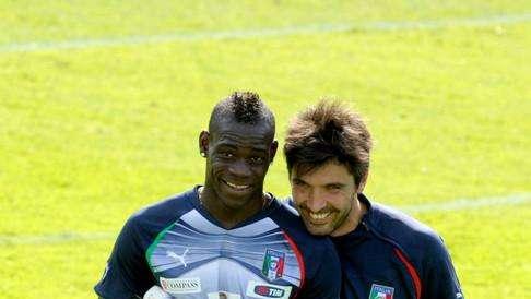 Buffon ammette: "Balotelli fortissimo, io lo vedrei..."