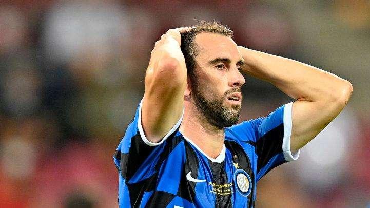 Godin: "L'anno scorso all'Inter ci è mancato solo vincere, vicini a una stagione storica. L'addio? Chiedete a Conte"