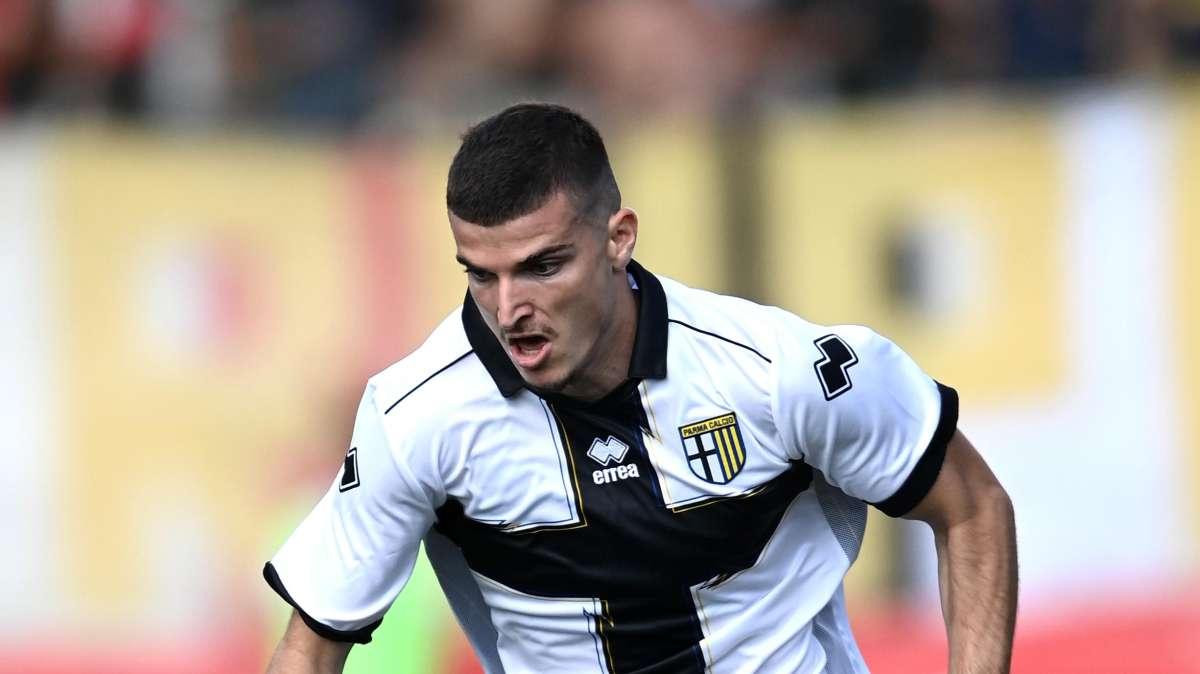 Lecce, sconfitta di misura in amichevole contro il Parma: decide il rumeno Mihaila