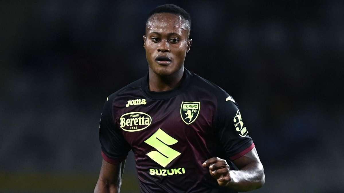 Qui Torino - Buongiorno vince il duello con Schuurs, Lazaro in vantaggio su Singo. Seck la sorpresa 
