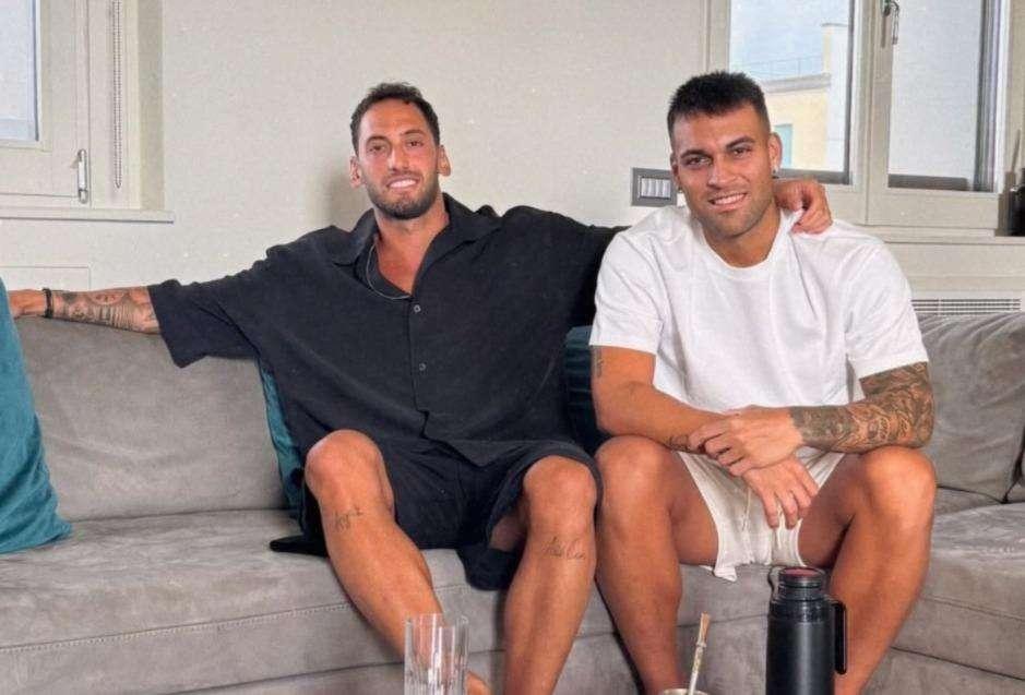 Calhanoglu-Lautaro, è scoppiata la pace: la foto sui social sigilla la tregua. Ora la stagione può partire