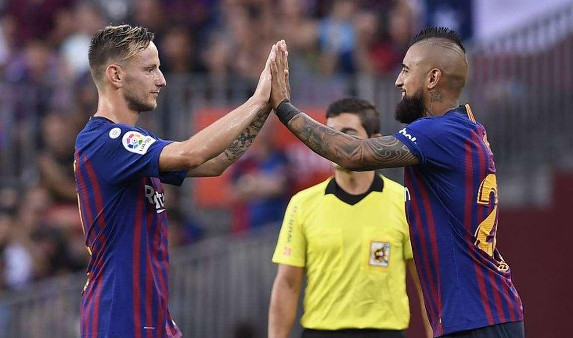Vertice di mercato Ausilio-Barça per Rakitic e Vidal. L'Inter tenta l'assalto