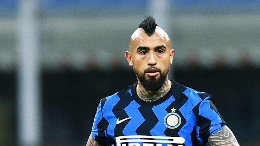 Vidal fuori all'intervallo: il cileno ha rimediato una contusione al ginocchio sinistro