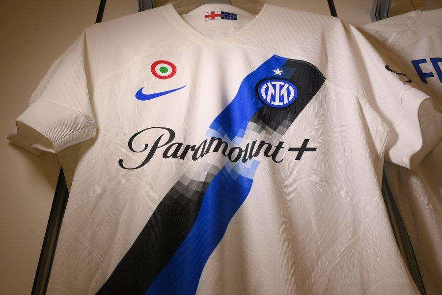 L'Inter torna a Cagliari: nerazzurri in campo per la prima volta in stagione con la seconda maglia