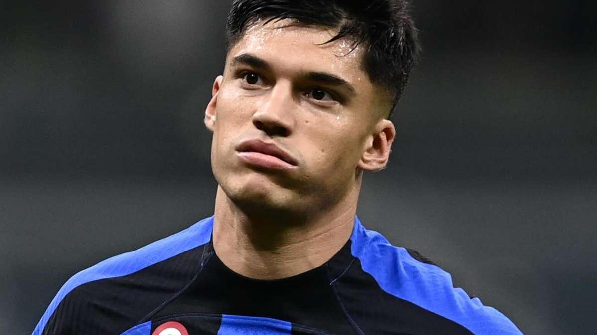Correa e D'Ambrosio lavorano in gruppo, a parte De Vrij e Brozovic. Lautaro ad Appiano venerdì