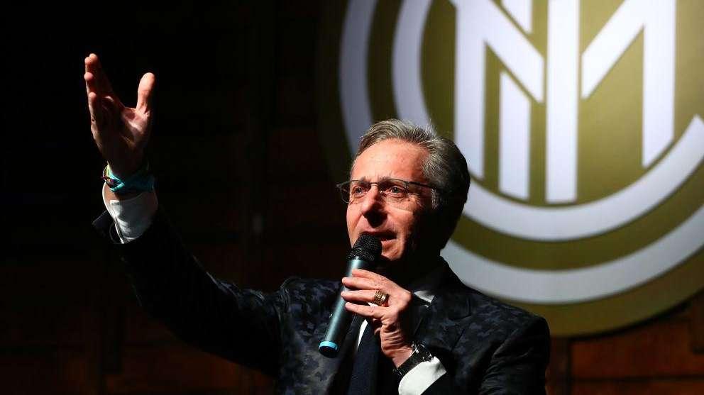 Bonolis ironizza con Amadeus: "Ronaldo e Ibrahimovic a Sanremo? Dovevi invitare Lukaku o Lautaro!"