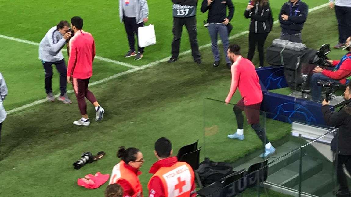 FOTO - Barça in campo a San Siro: Messi entra per ultimo