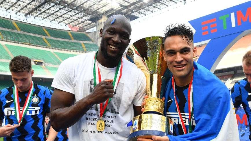 Lukaku: "Dopo il Siviglia il momento più difficile della carriera. Poi abbiamo avuto una fame incredibile e mi sono detto: quest'anno lo facciamo"