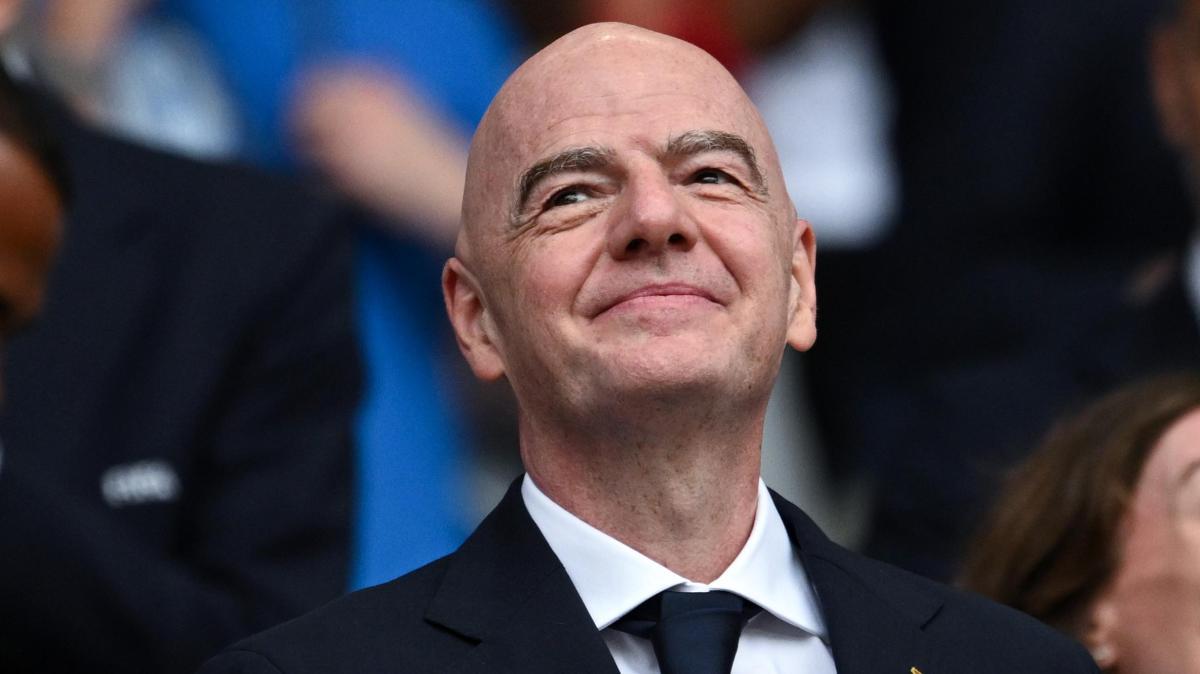 Figo contro Infantino: "Ci ha mentito e ci ha ingannati. Si dimetta!"