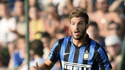 FcIN - Santon, da titolare a cedibile. Mancini chiede un sinistro, lui vorrebbe...