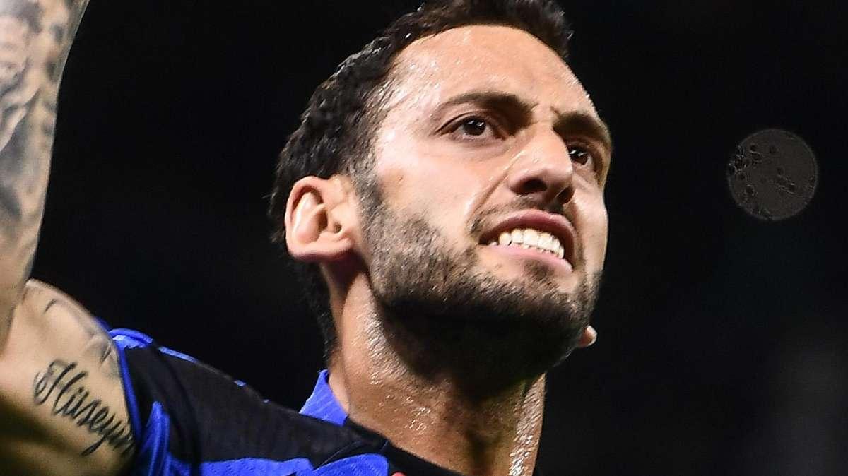 Sky - Verso l'Euroderby, Inzaghi ha scelto: Calhanoglu sarà titolare. Il turco vince il ballottaggio con Brozovic