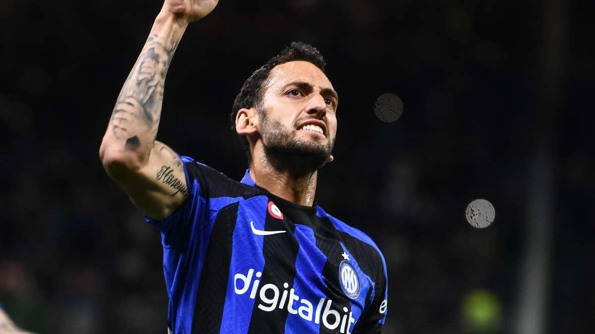 CdS - Dzeko e Bastoni verso il rinnovo, dialogo aperto per De Vrij. Tutto fatto per Calhanoglu 