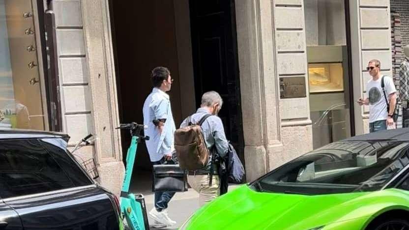Zhang, qualche ora di svago in centro a Milano