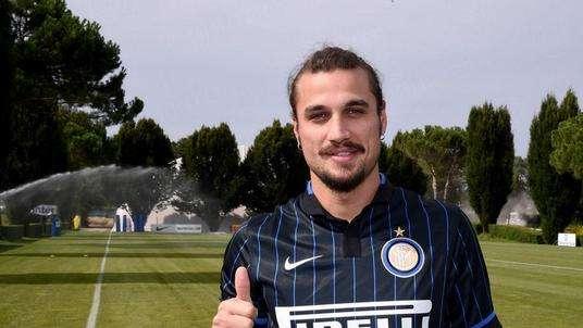 Osvaldo scherza: "Quest'anno un ritmo da AC/DC"